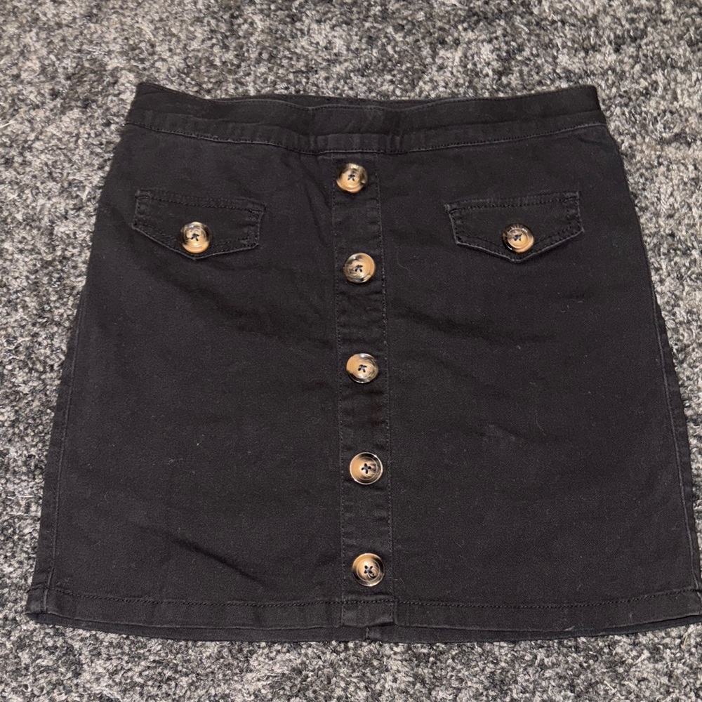 Baccini Black Skorts with Brown Buttons Elastic Waist Size Small